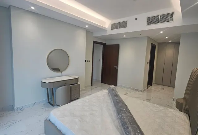 AMAZING 2 BHK FF 4 YRS PLAN MARINA VIEW BEST PRICE