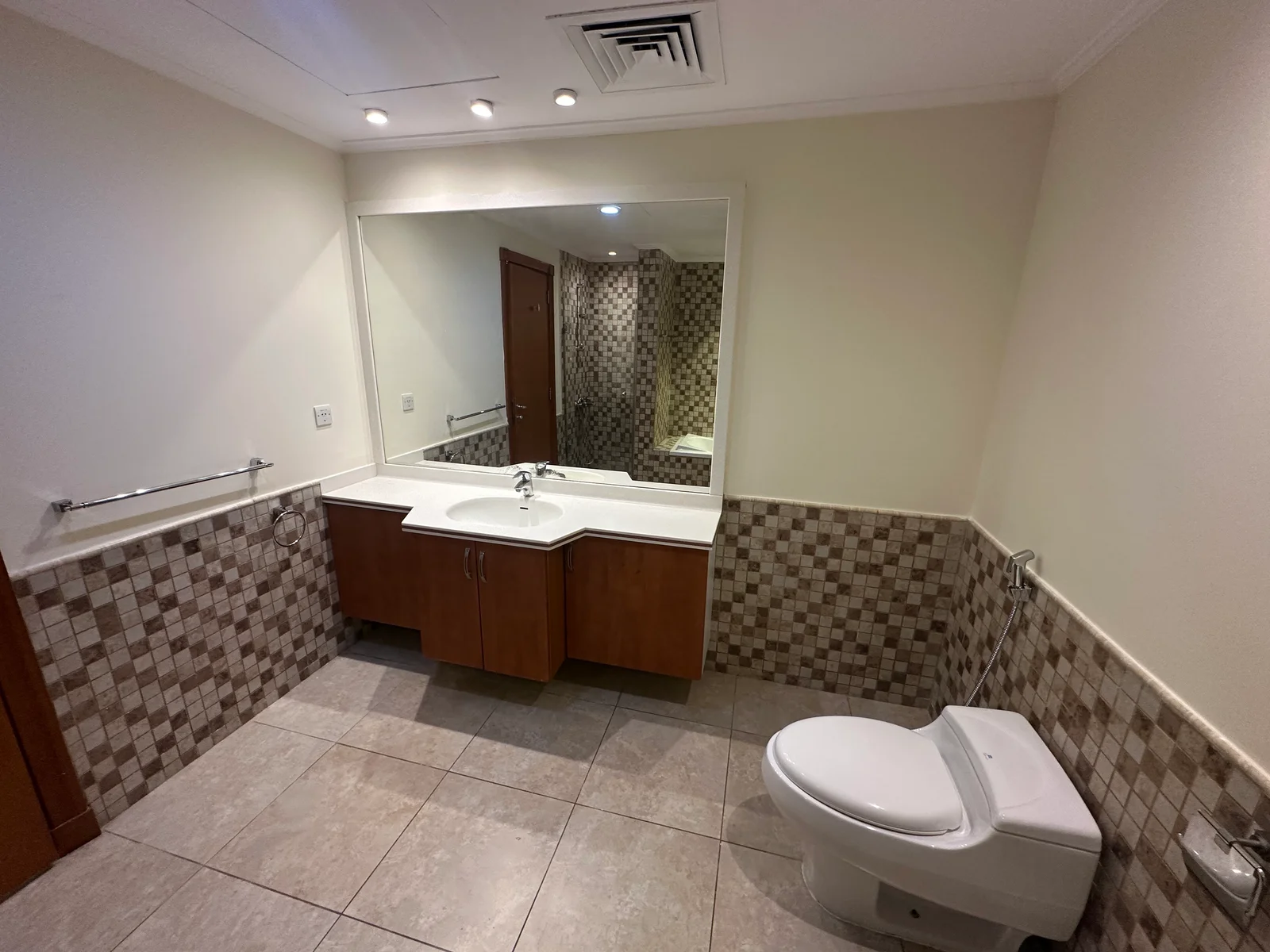 2 Bedroom | Higher Floor | Side Marina View