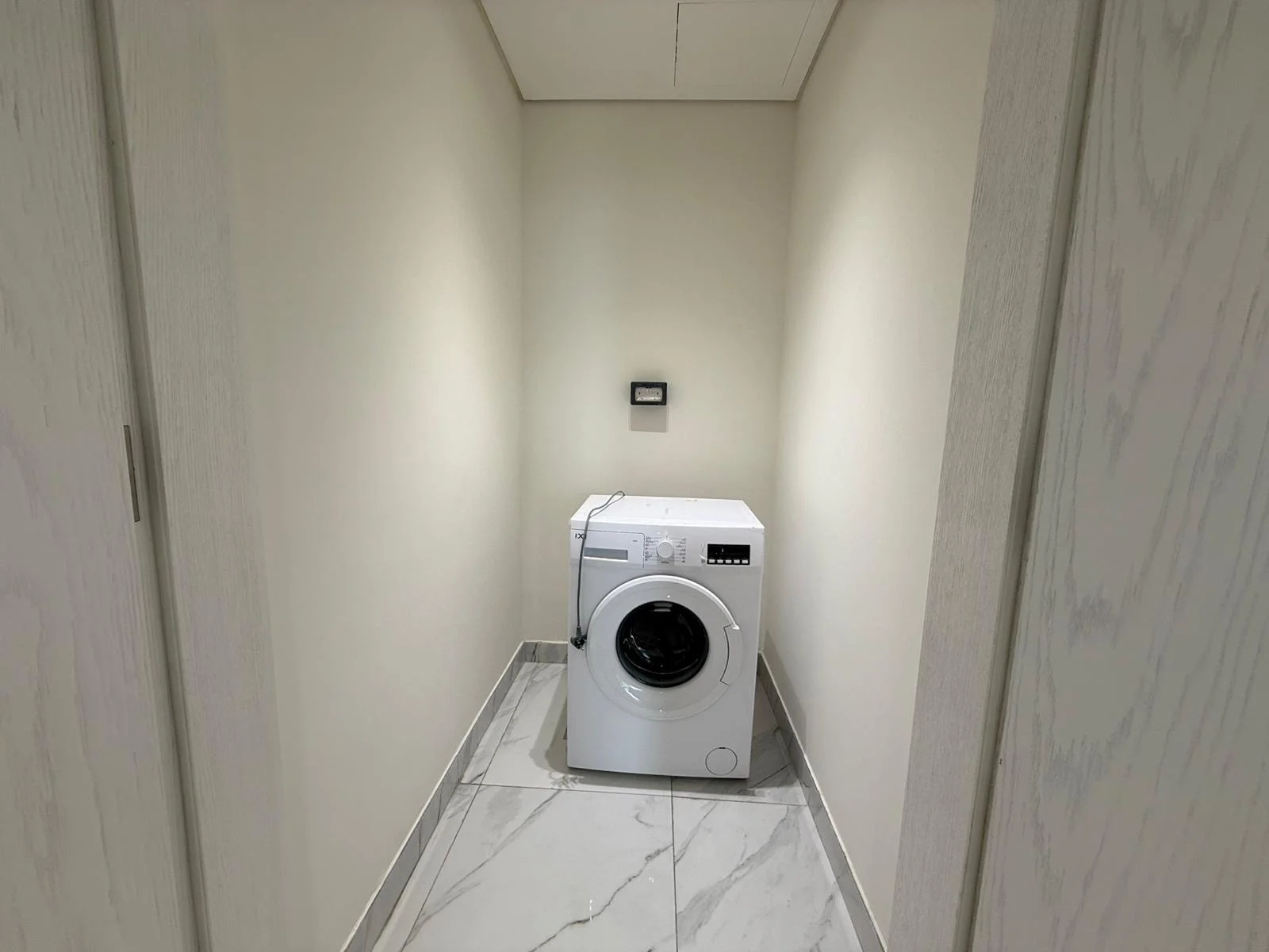 BRAND NEW 1BEDROOM BRAND NEW FURNITURE BALCONY