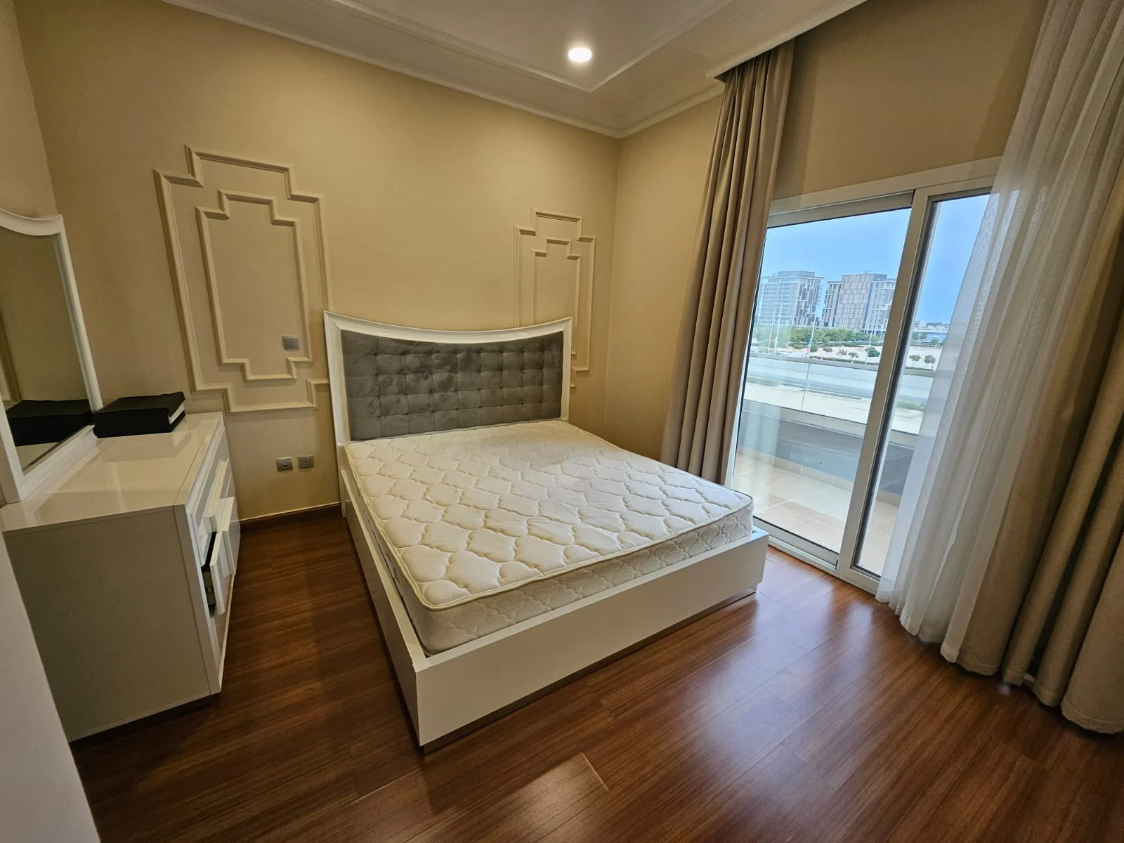 ELEGANT 2BEDROOM BRAND NEW FULLY FURNISHED BALCONY