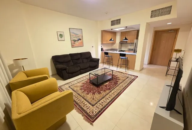 COZY 1 BHK FULLY FURNISHED CLOSE TO TRAMSTATION