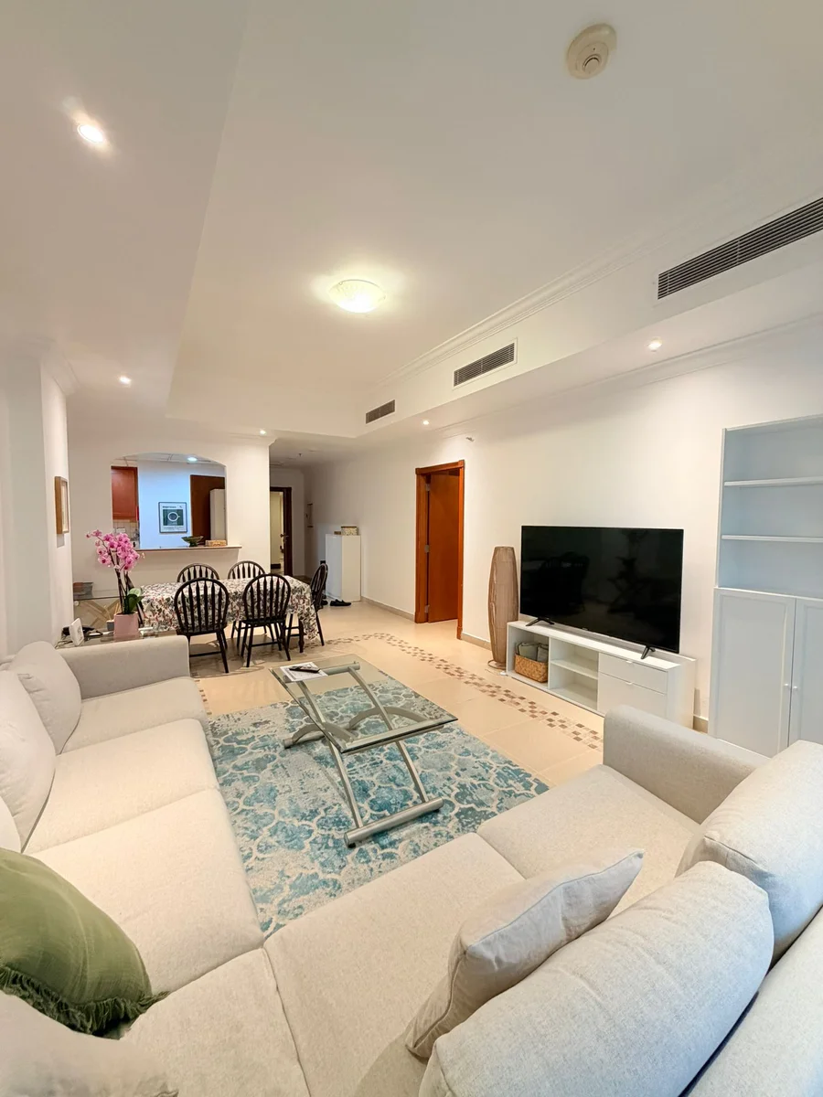 ELEGANT 1 BEDROOM FULLY FURNISHED WITH BALCONY