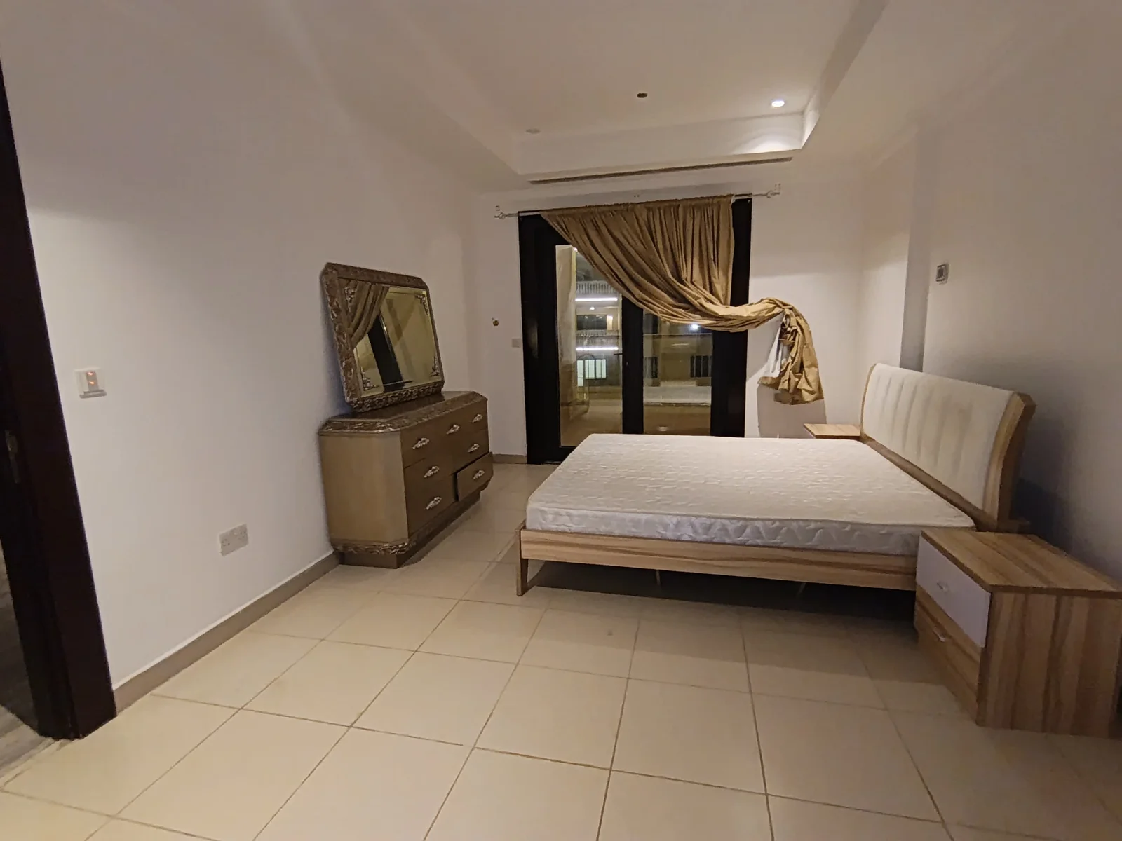 COZY ONE BEDROOM FULLY FURNISHED WITH BALCONY