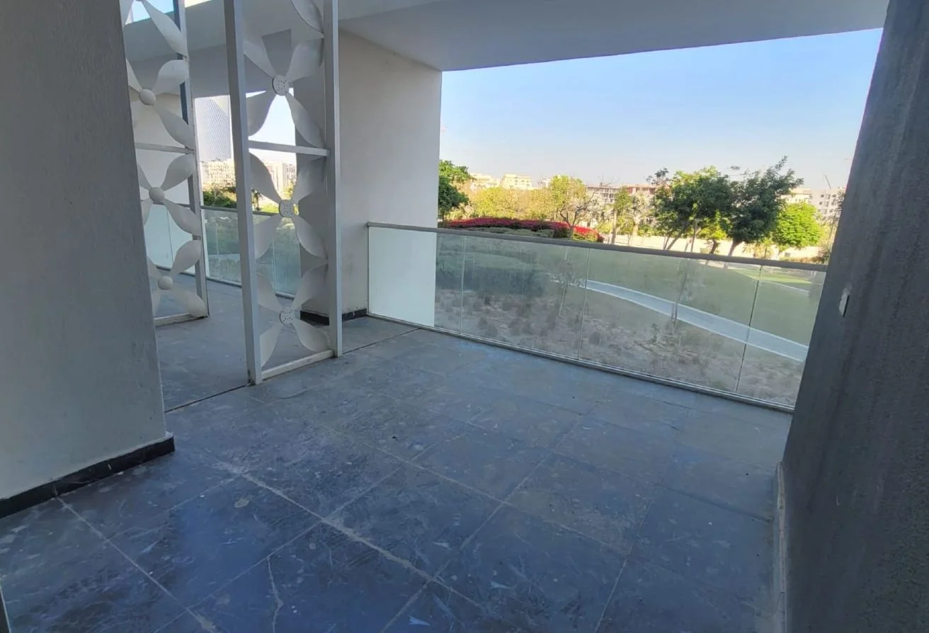 RENTED 2 BHK PARK VIEW WITH TERRACE BEST PRICE