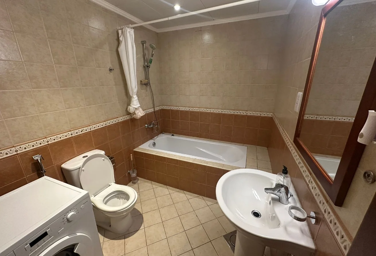Spacious Fully Furnished 1BHK | MARINA VIEW