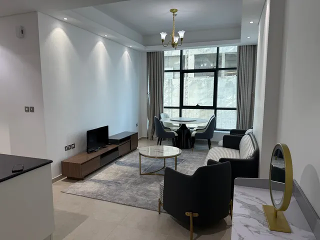 LUXURY 2BEDROOM FULLY FURNISHED WITH BALCONY