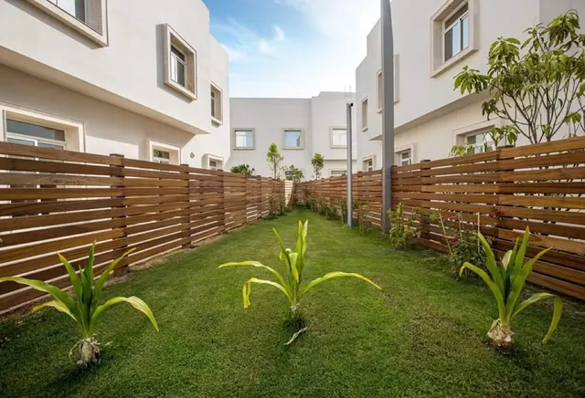 Furnished 2 BDR Apartment in Luxurious Compound