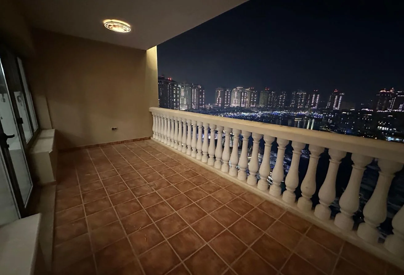 LUXURIOUS TWO-BEDROOM | BALCONY | MARINA VIEW