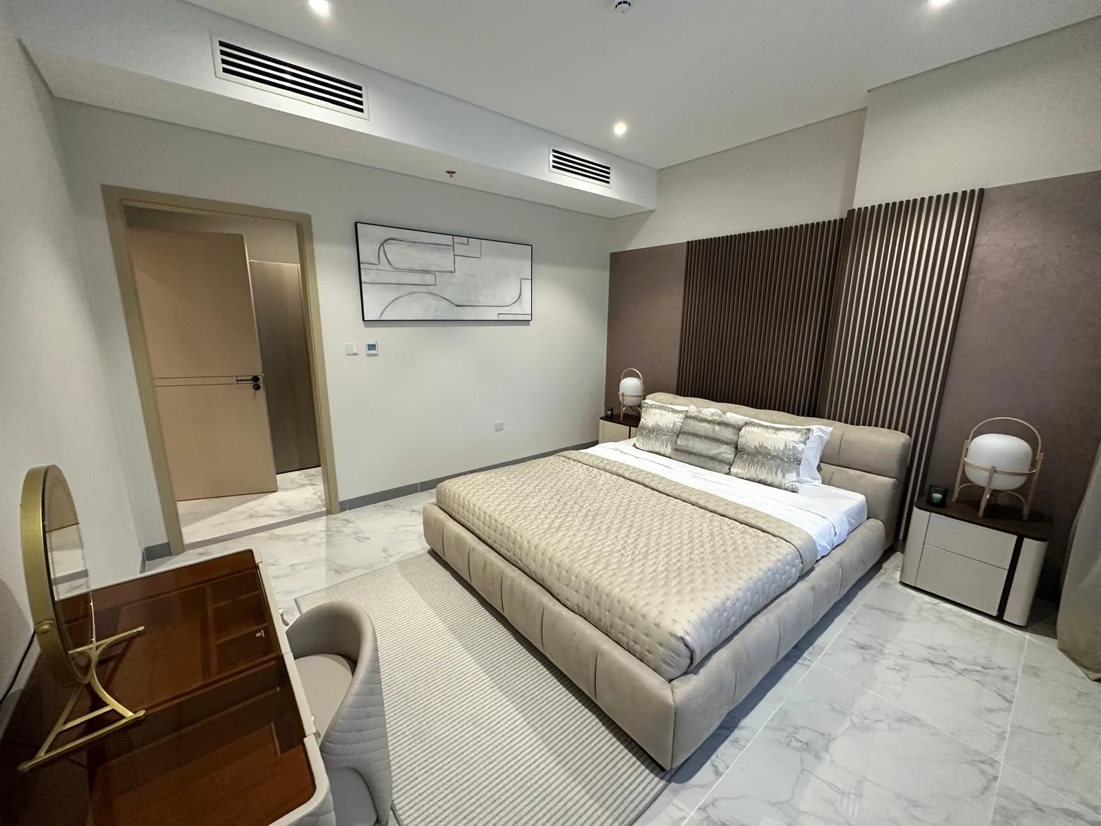 1 BHK FF PAY NOW 7% GET HANDOVER IN FEW MONTHS