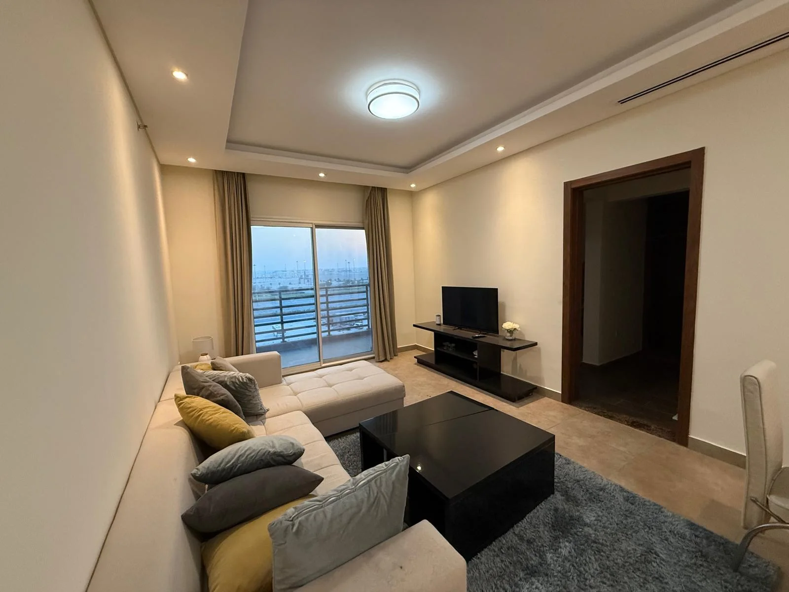 ELEGANT 1BEDROOM FULLY FURNISHED WITH BALCONY