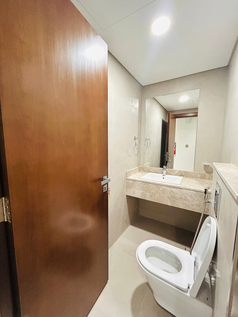 BRAND NEW 2 BEDROOM FULLY FURNISHED WITH BALCONY