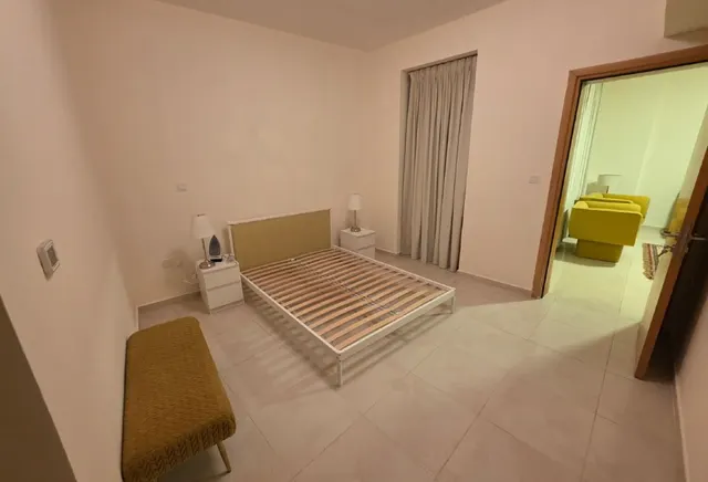 COZY 1 BHK FULLY FURNISHED CLOSE TO TRAMSTATION