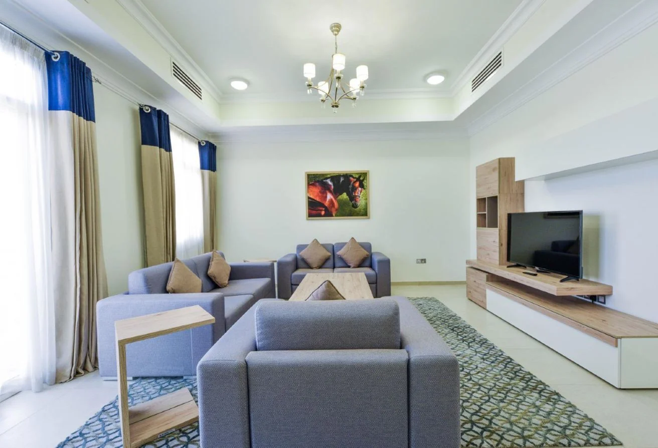 Furnished 2 BDR Apartment in Luxurious Compound