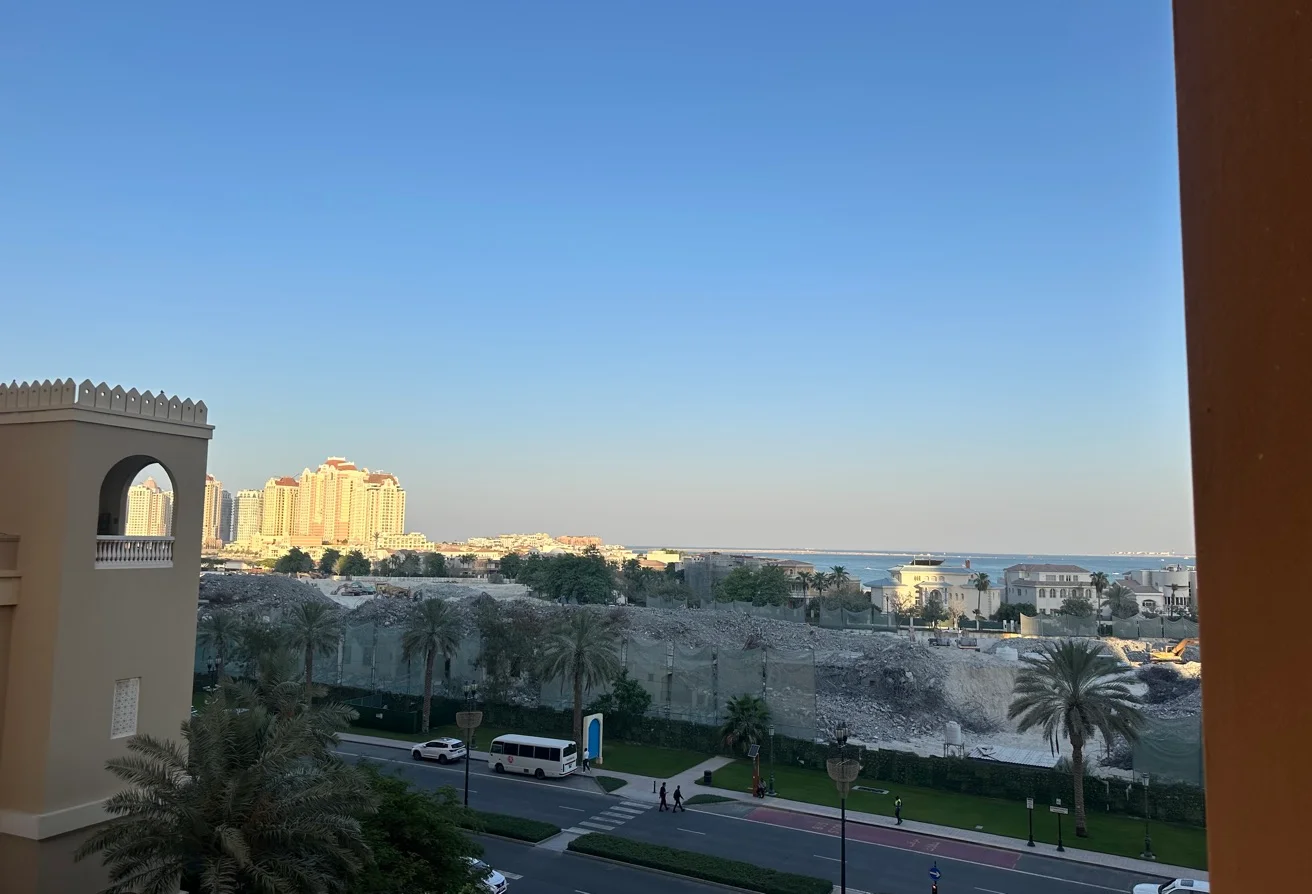 1 Bedroom Semi Furnished Panoramic Sky View