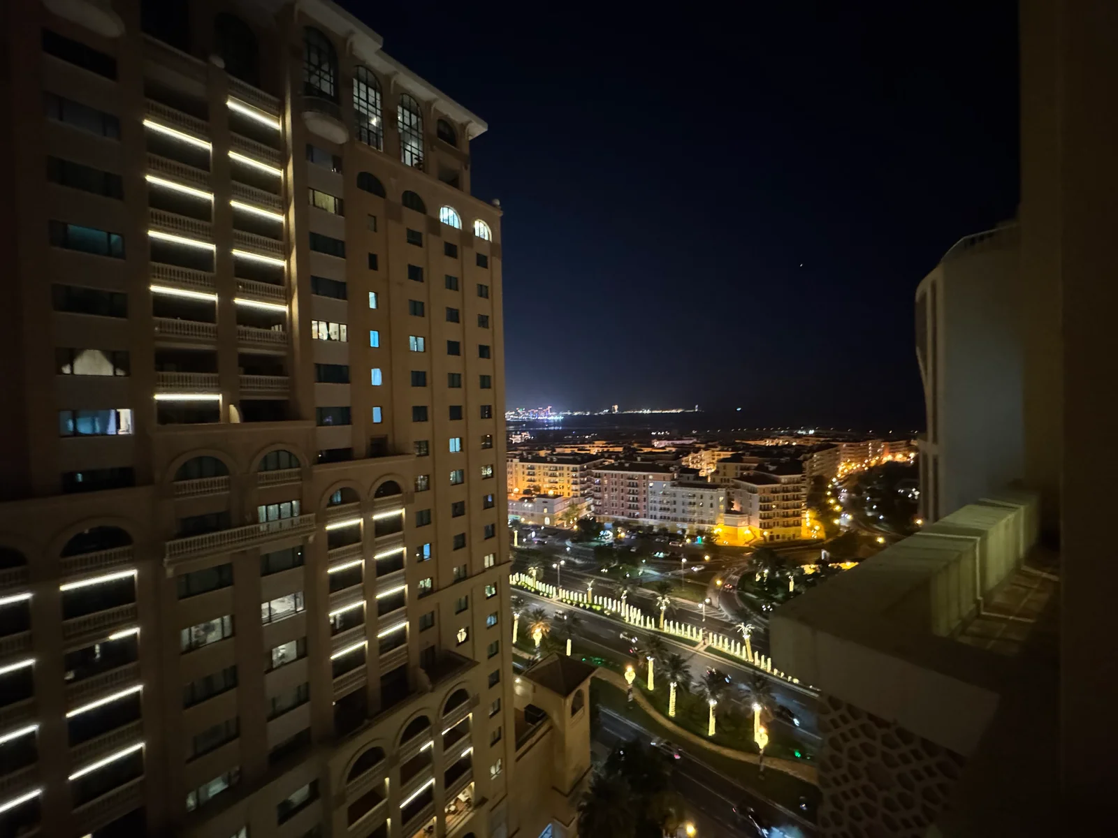 ONE MONTH FREE QATAR COOL INCLUDE 1 BEDROOM FF