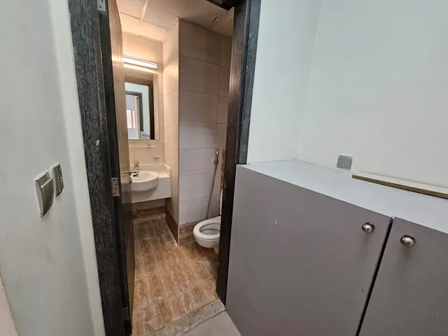 CLASSIC 1BEDROOM SEMI FURNISHED WITH BIG TERRACE