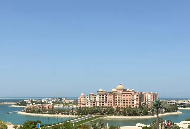 LUXURIOUS STUDIO APARTMENT IN PEARL