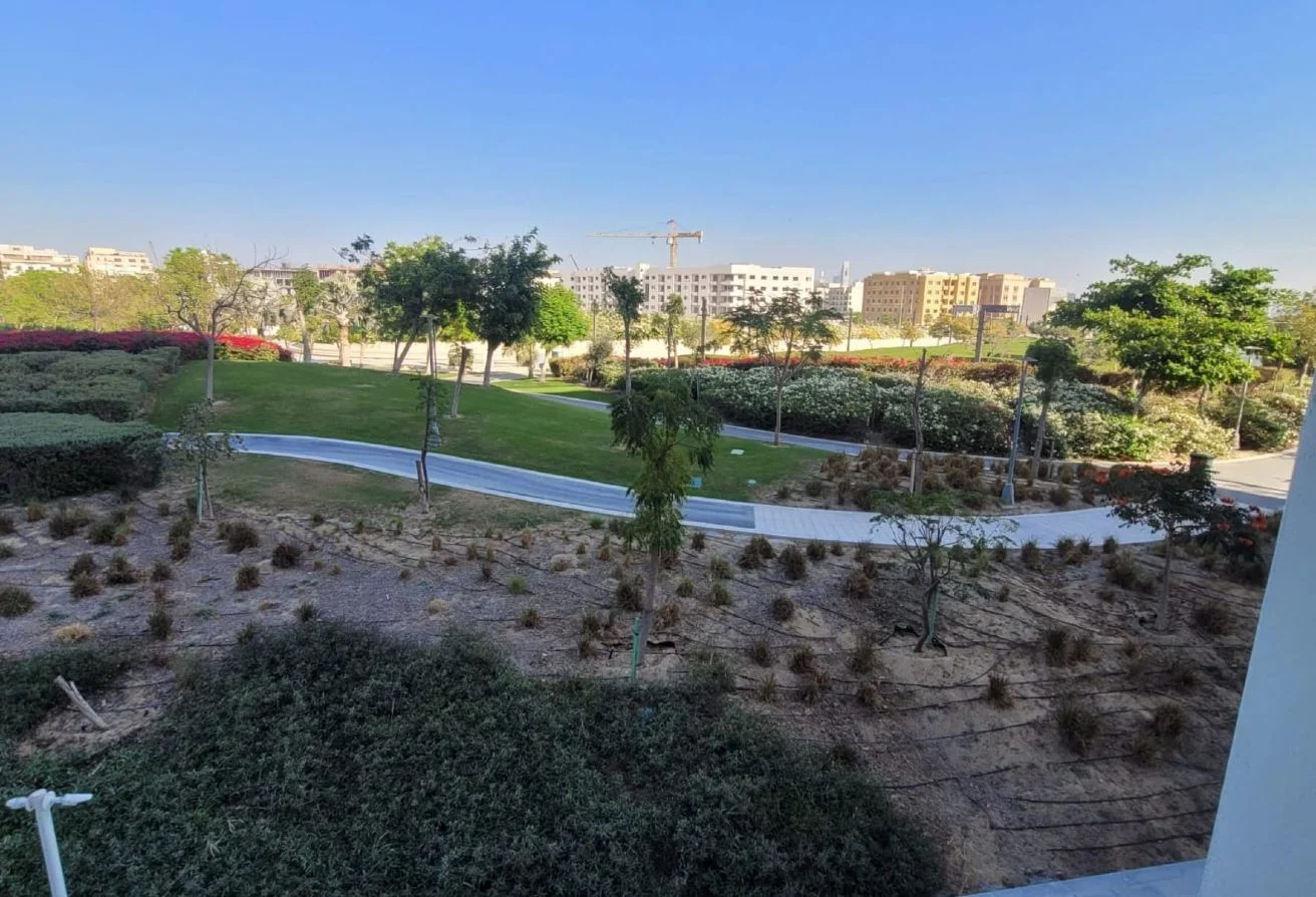 AMAZING 2 BHK PARK VIEW RENTED FF IN CRESCENT PARK