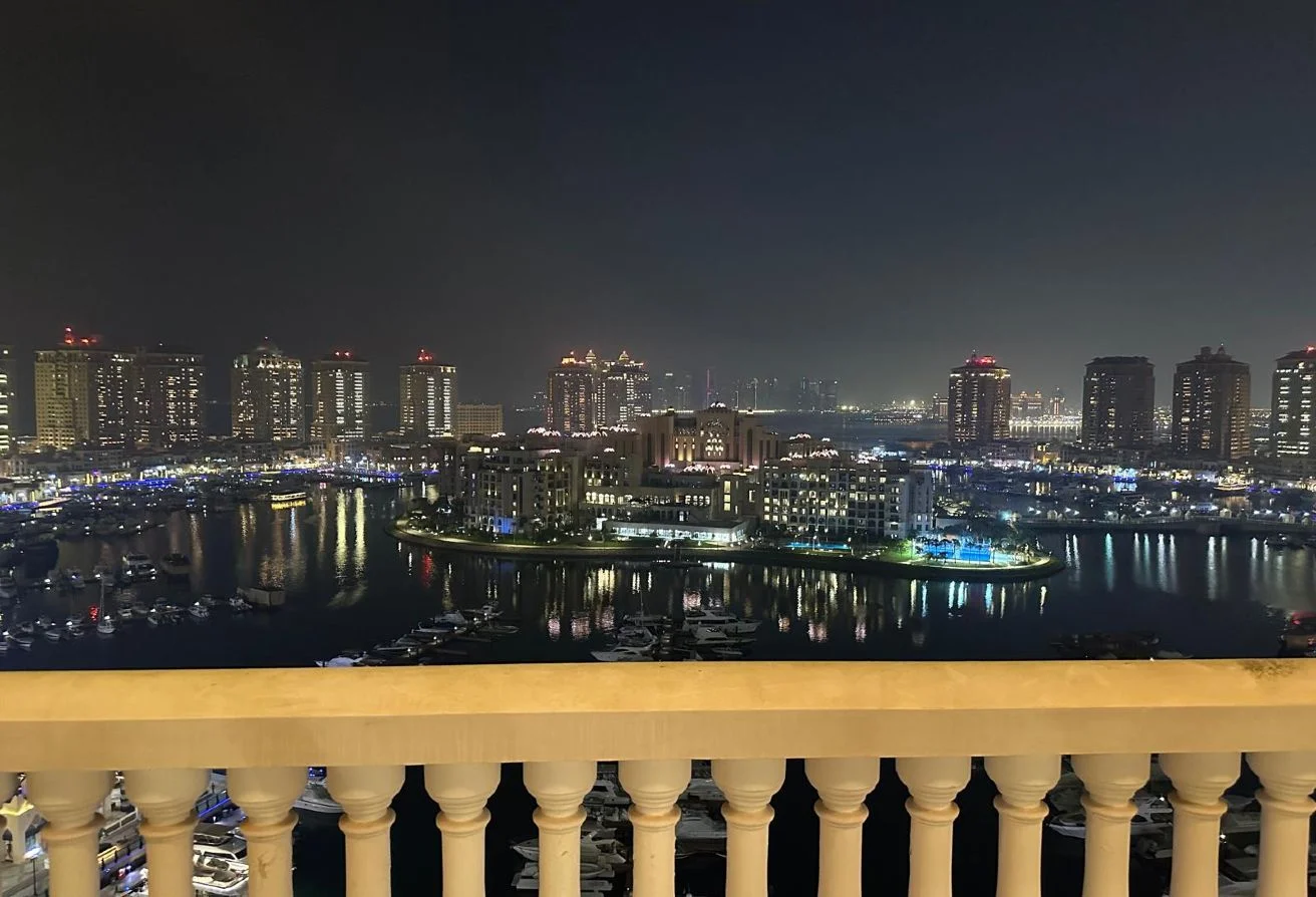 LUXURIOUS TWO-BEDROOM | BALCONY | MARINA VIEW