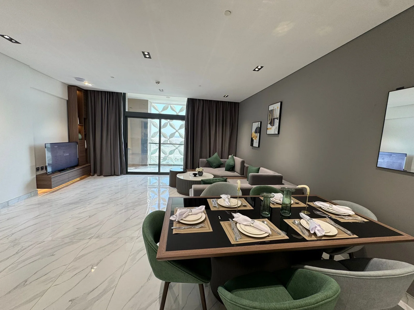BRAND NEW 1 BEDROOM FULLY FURNISHED WITH BALCONY