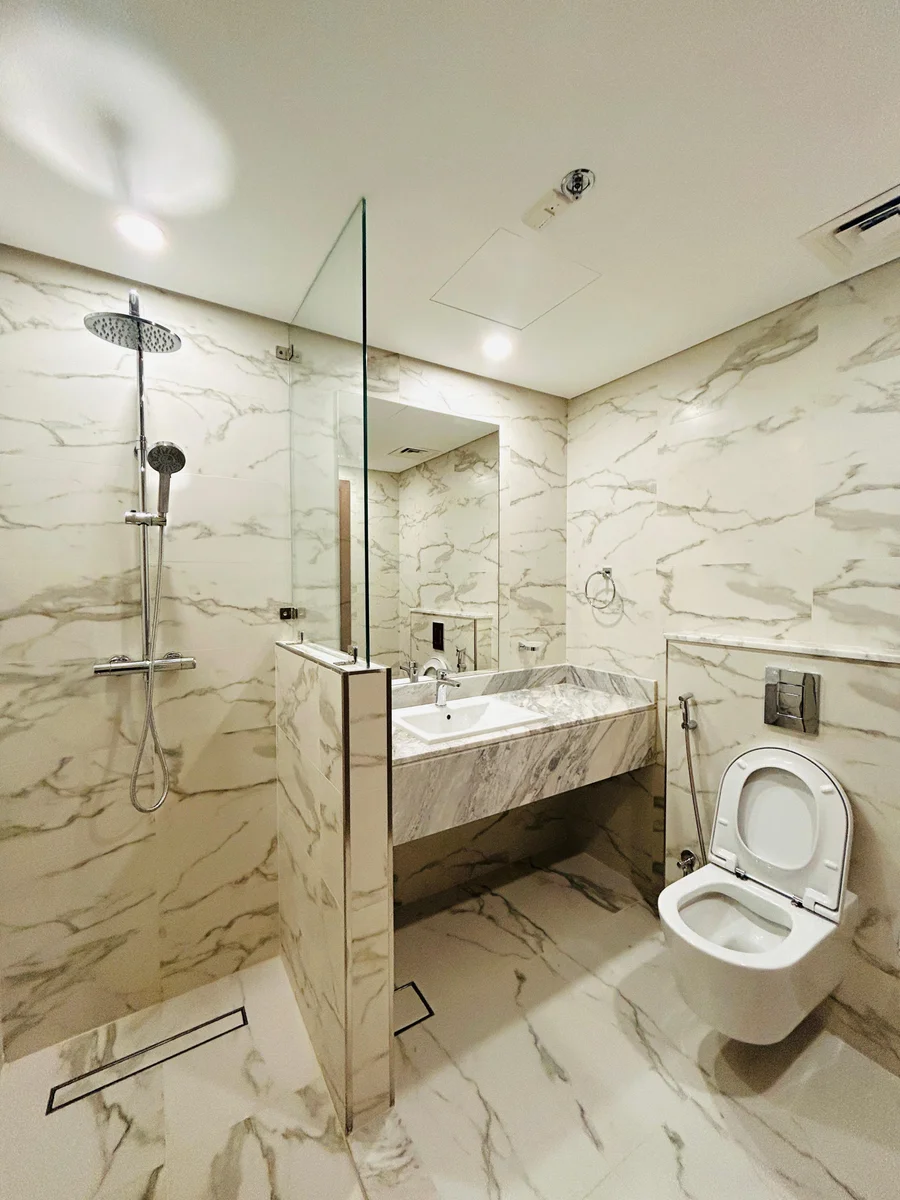 BRAND NEW 2 BEDROOM FULLY FURNISHED WITH BALCONY