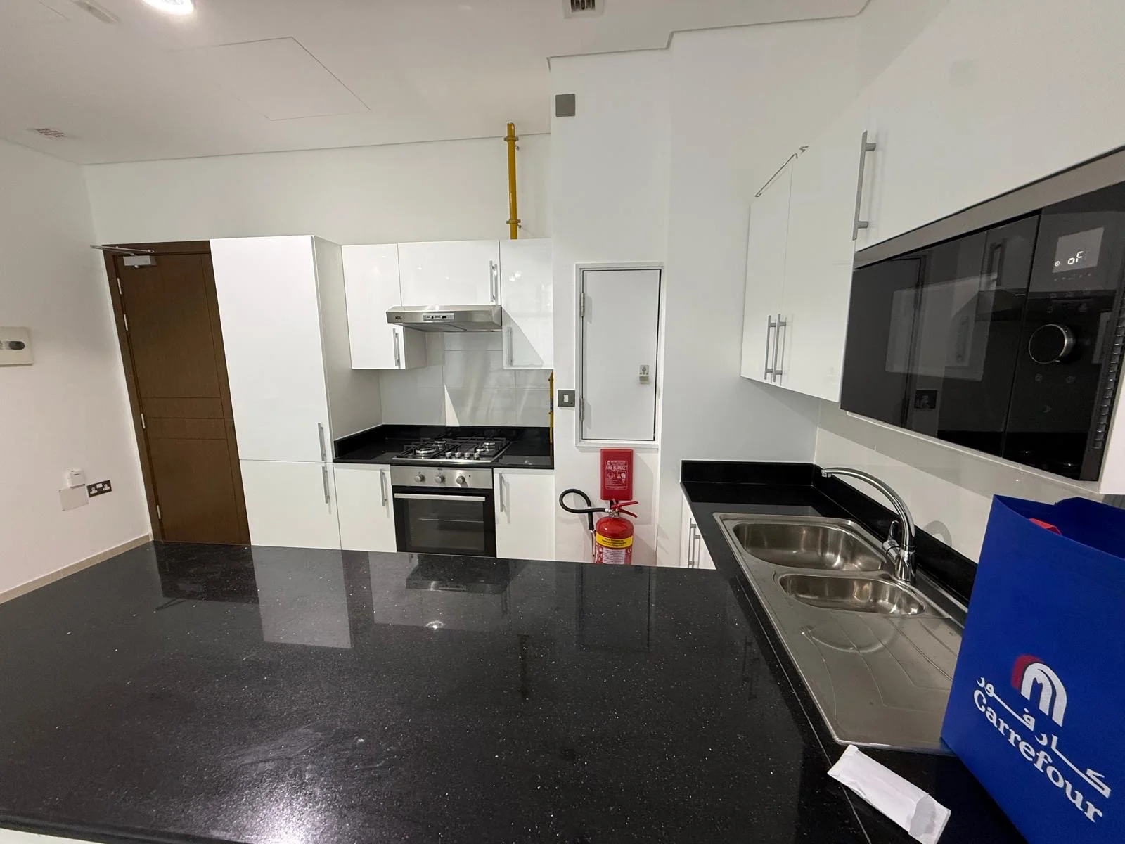 LUXURY 1BHK FF SEE VIEW MARINA WITH BALCONY 