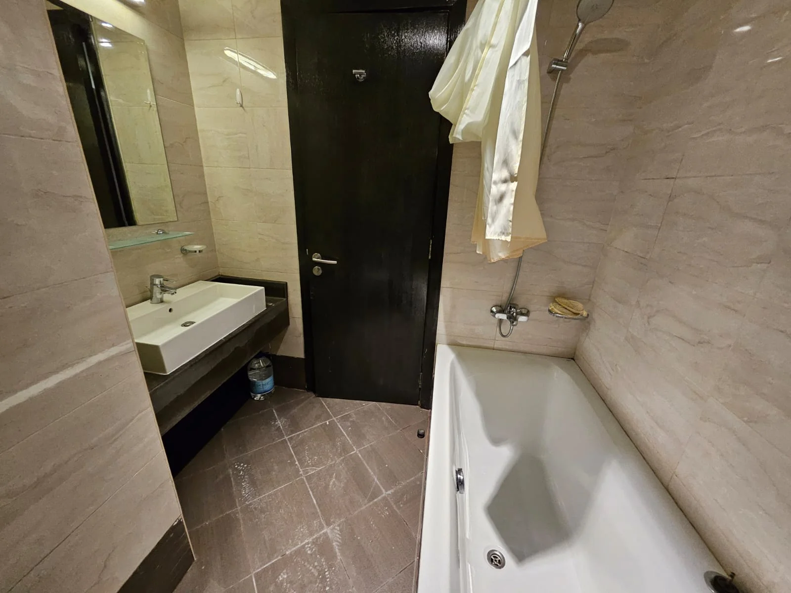 CLASSIC 1BEDROOM SEMI FURNISHED WITH BALCONY