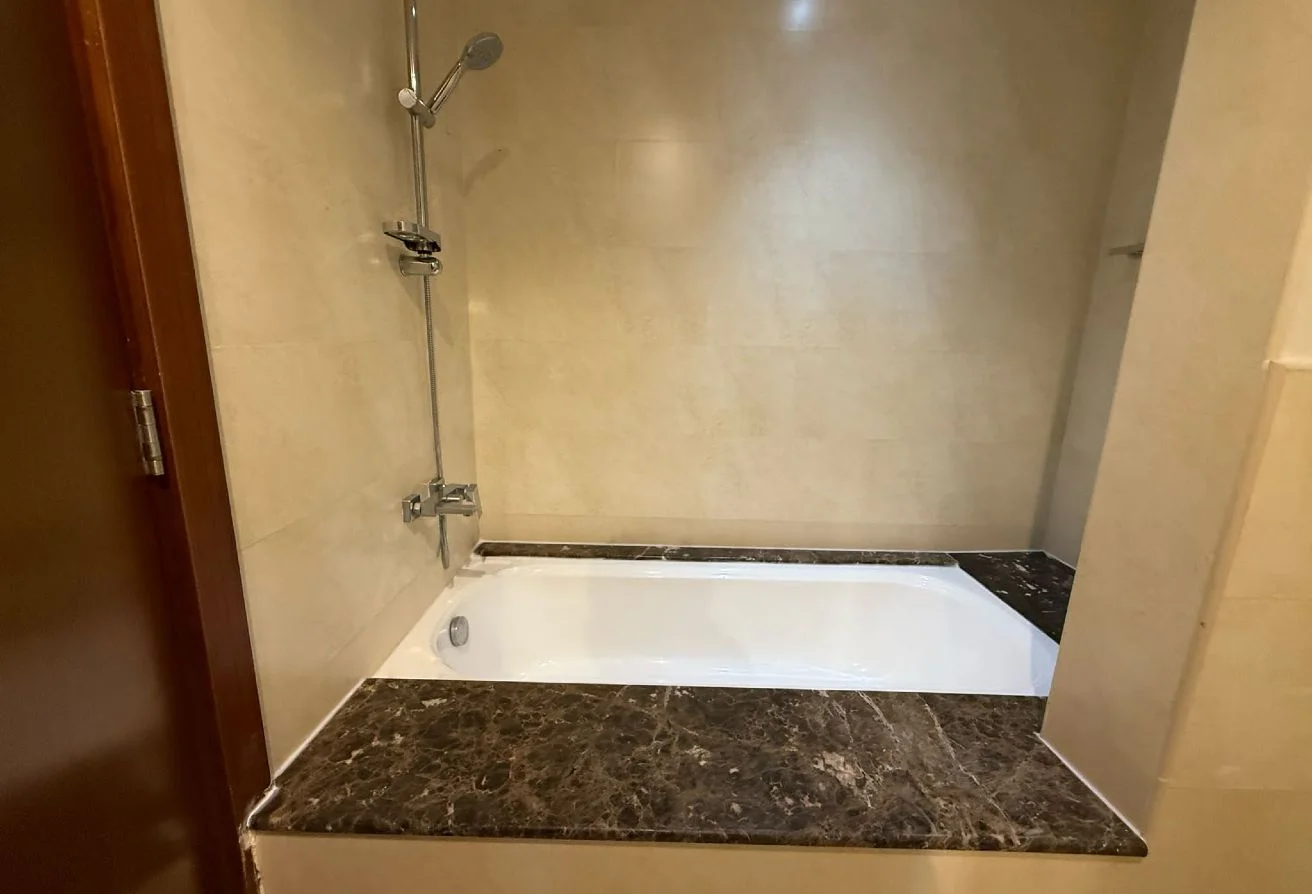 LUXURY APARTMENT 1 BHK +OFFICE .1 MONTHS FREE