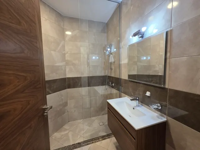 TITLE DEED 2BEDROOM FOR INVESTMENT NEAR STADIUM