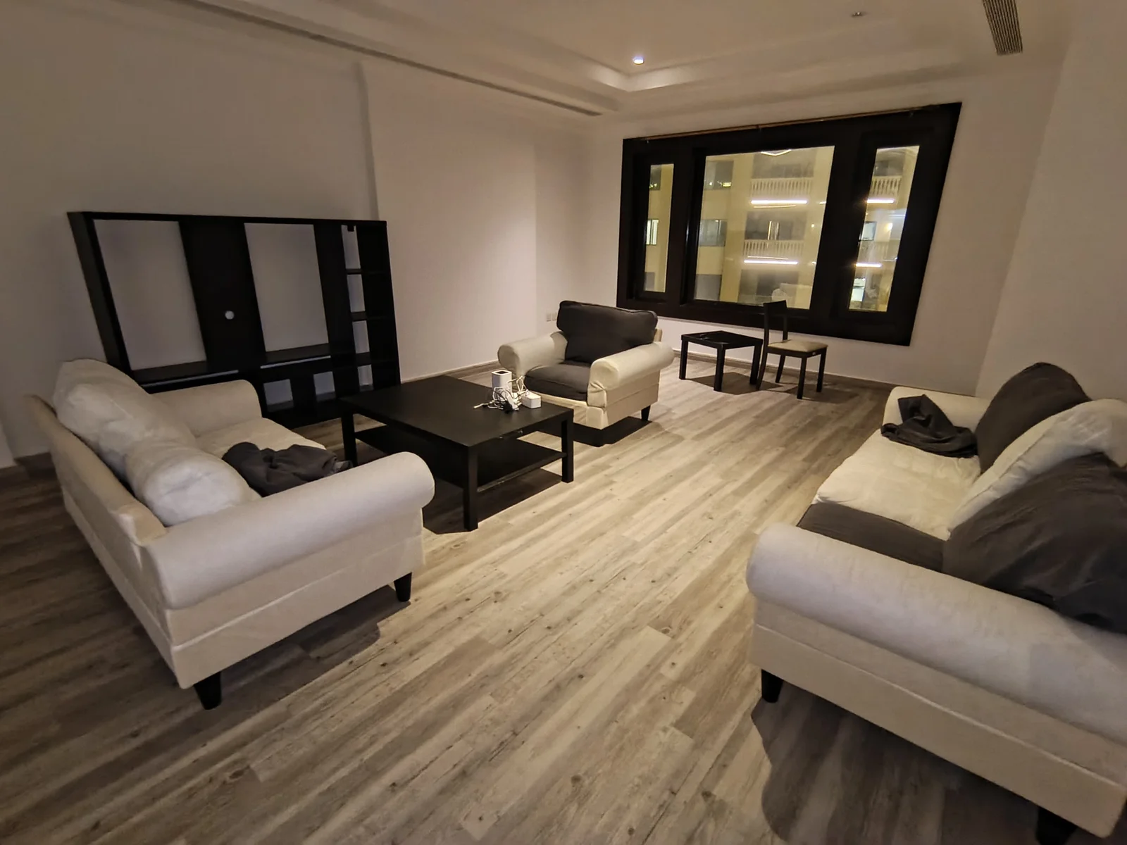 COZY ONE BEDROOM FULLY FURNISHED WITH BALCONY