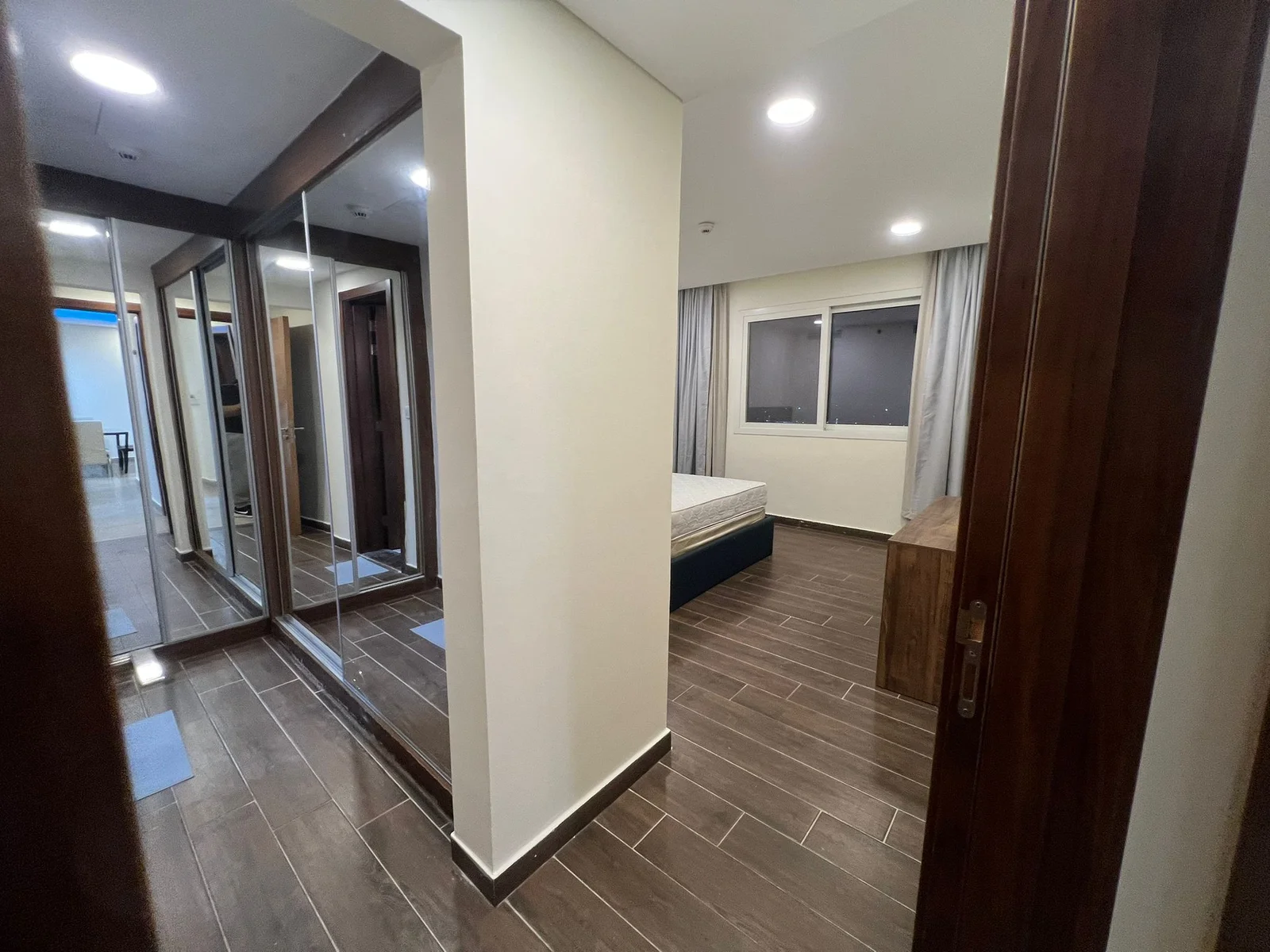 ELEGANT 2BEDROOM FULLY FURNISHED WITH BALCONY