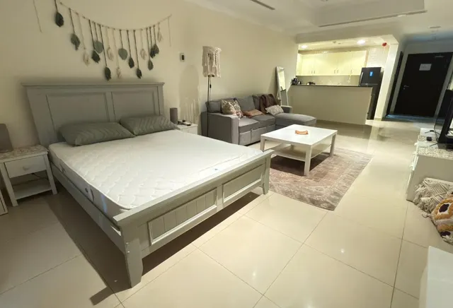 LUXURIOUS STUDIO APARTMENT IN PEARL