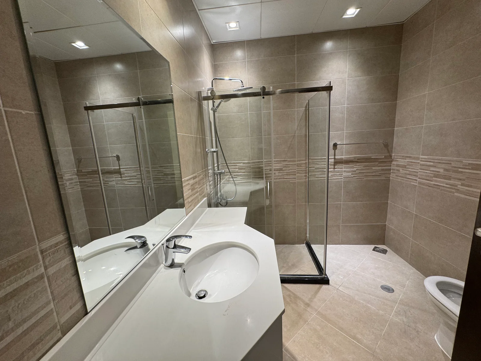 BRAND NEW 3BEDROOM FULLY FURNISHED BIG SIZE