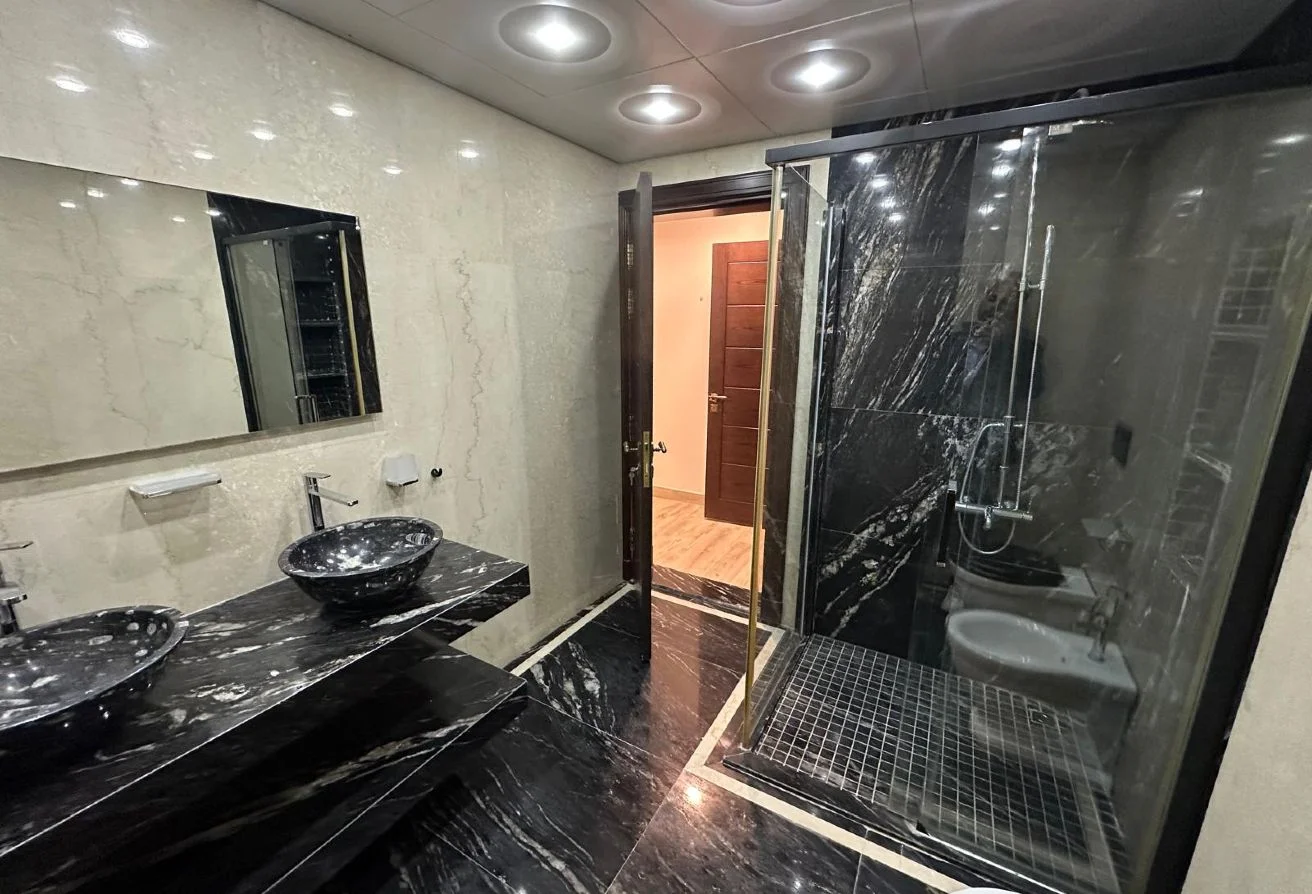 LUXURIOUS TWO-BEDROOM | BALCONY | MARINA VIEW