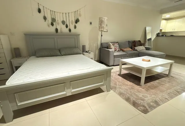 LUXURIOUS STUDIO APARTMENT IN PEARL