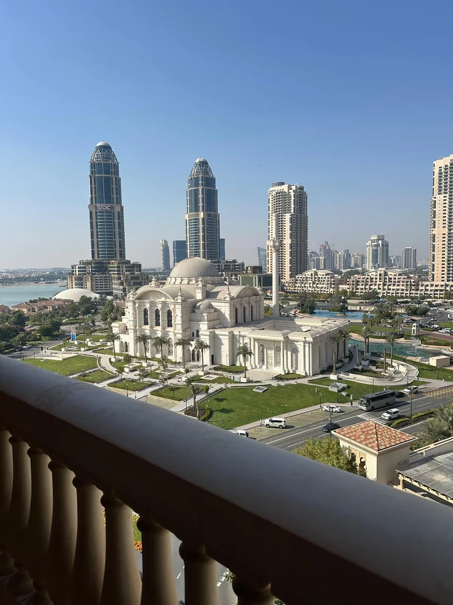 LUXURY 1BEDROOM FULLY FURNISHED WITH BALCONY