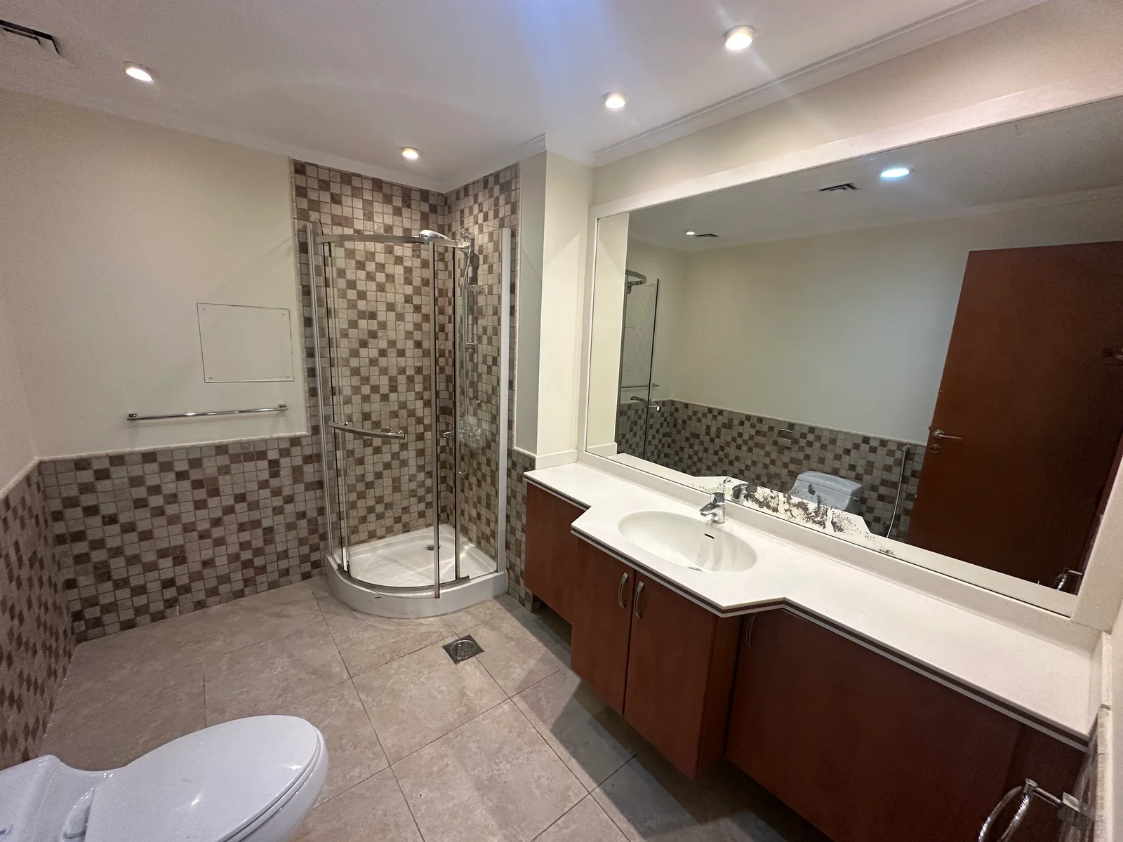 2 Bedroom | Higher Floor | Side Marina View