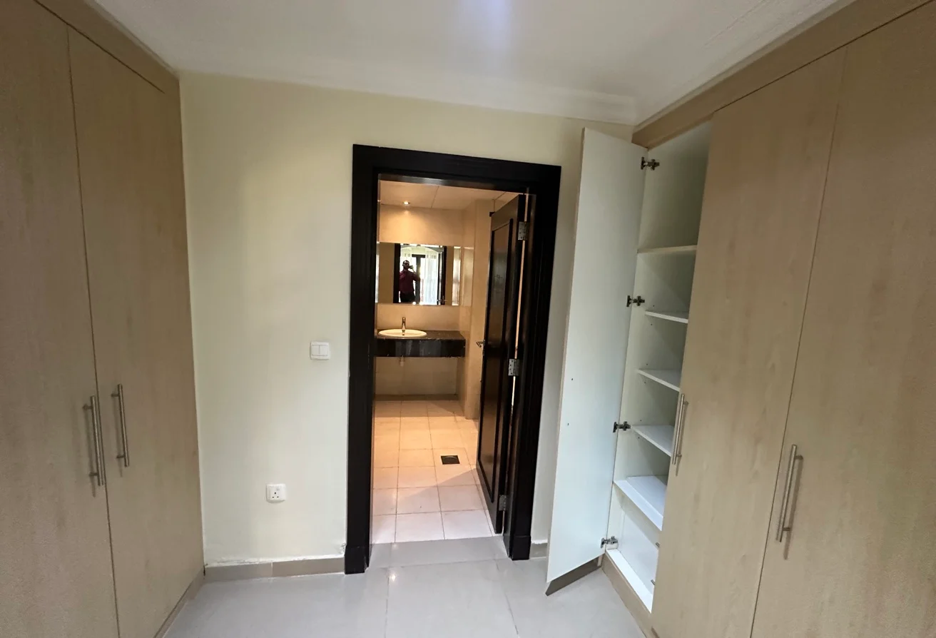 1 Bedroom Semi Furnished Panoramic Sky View