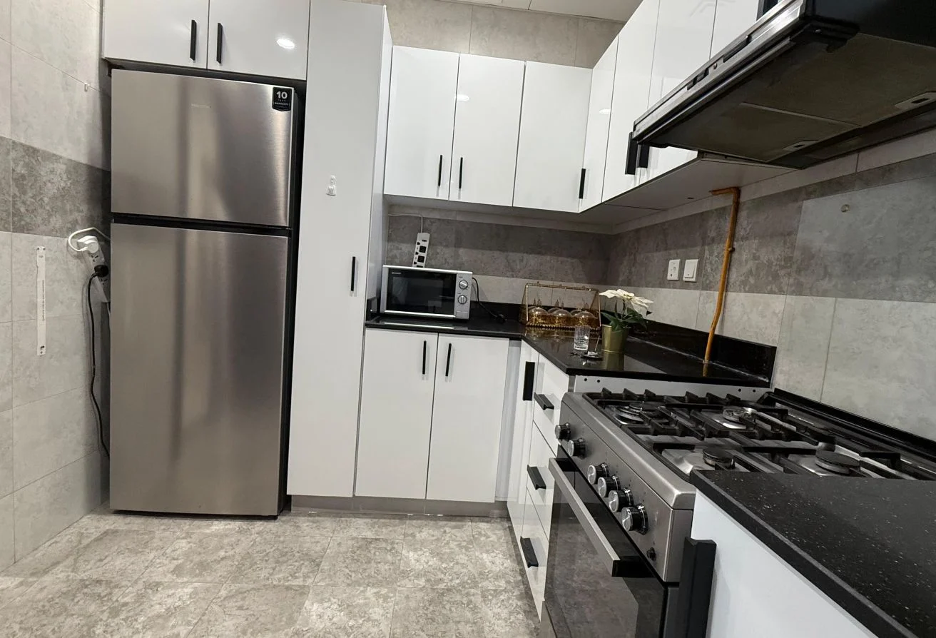 Exclusive Deal Fully Furnished 2BHK Sea Prime loca