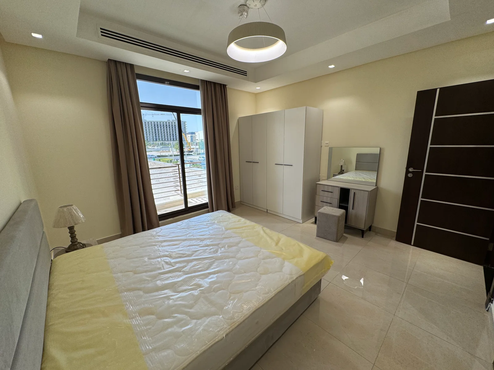 BRAND NEW 1BEDROOM FULLY FURNISHED WITH BALCONY
