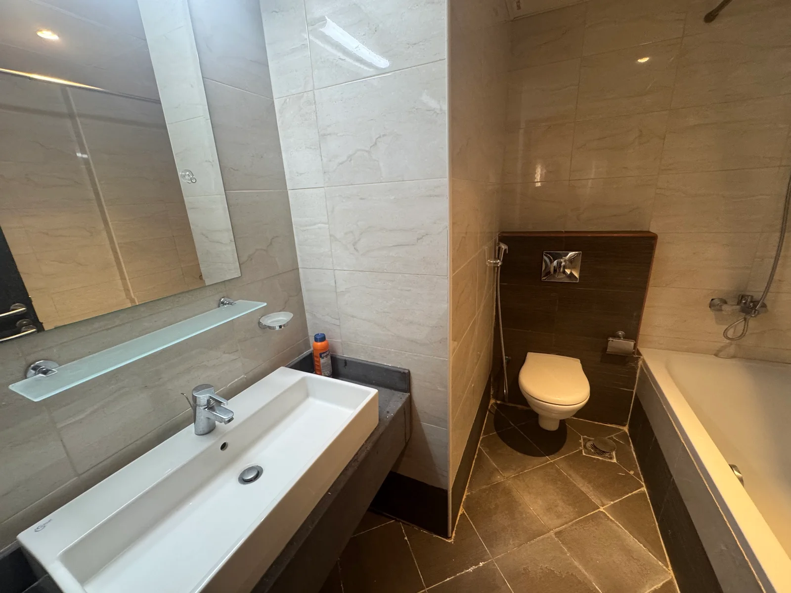 COZY 1BEDROOM FULLY FURNISHED WITH BALCONY
