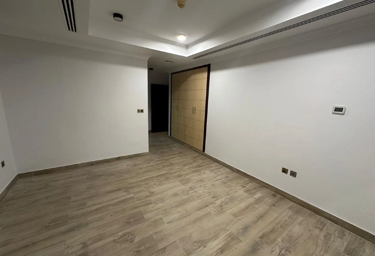 LUXURIOUS TWO-BEDROOM | BALCONY | MARINA VIEW