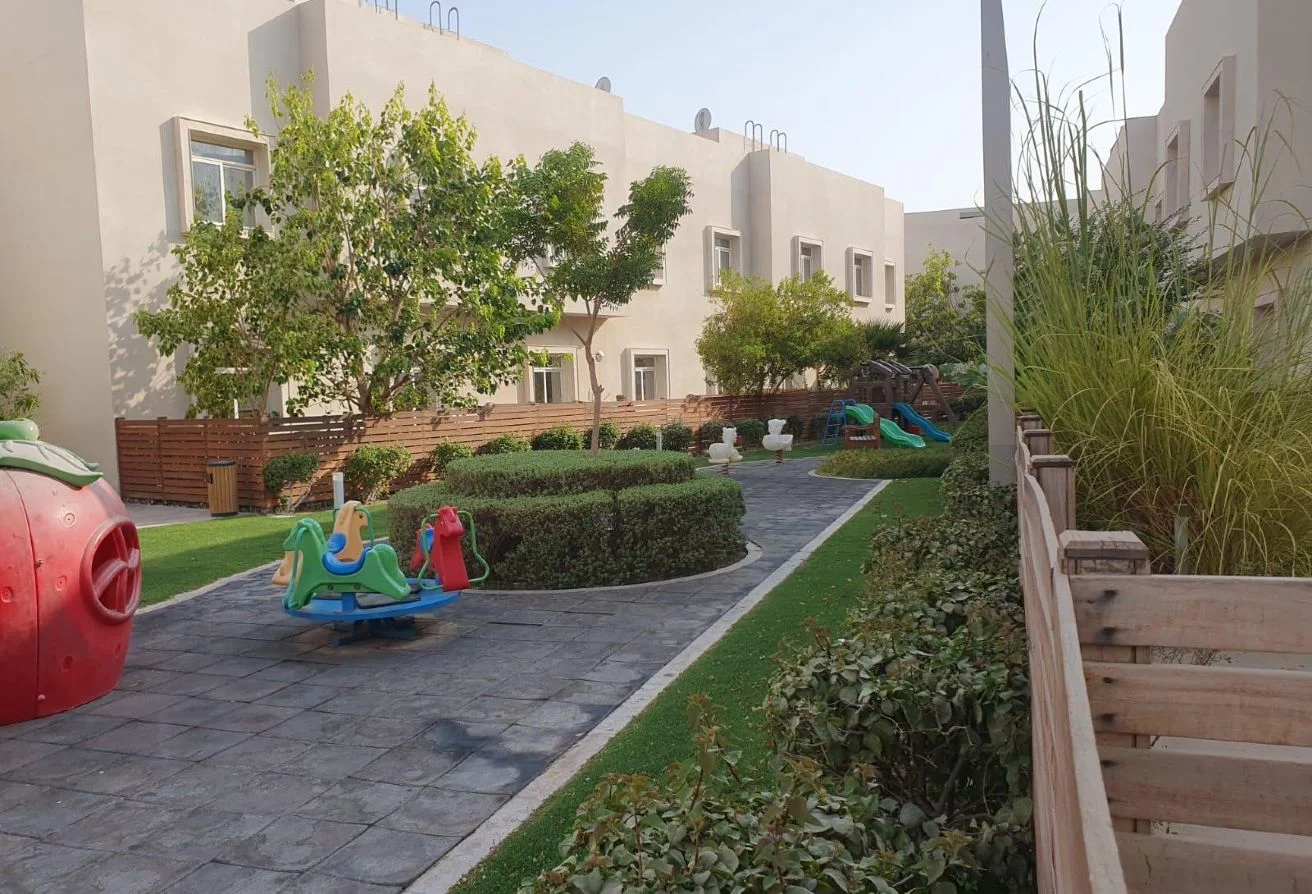 Furnished 2 BDR Apartment in Luxurious Compound