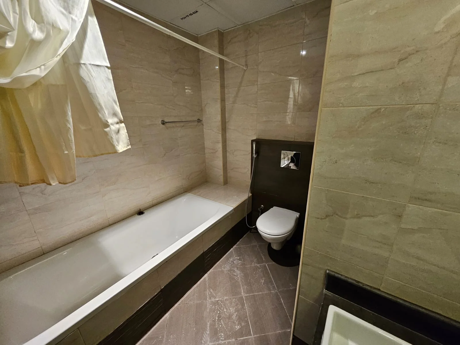 CLASSIC 1BEDROOM SEMI FURNISHED WITH BALCONY