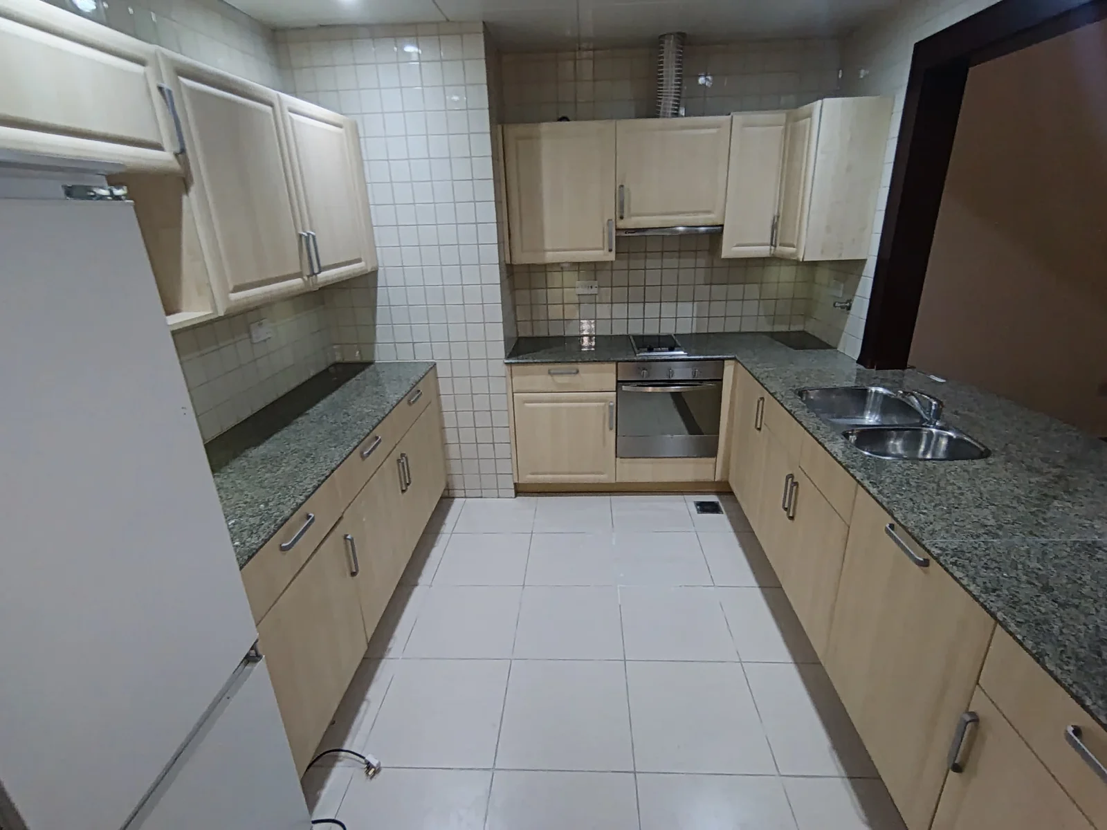 COZY ONE BEDROOM FULLY FURNISHED WITH BALCONY