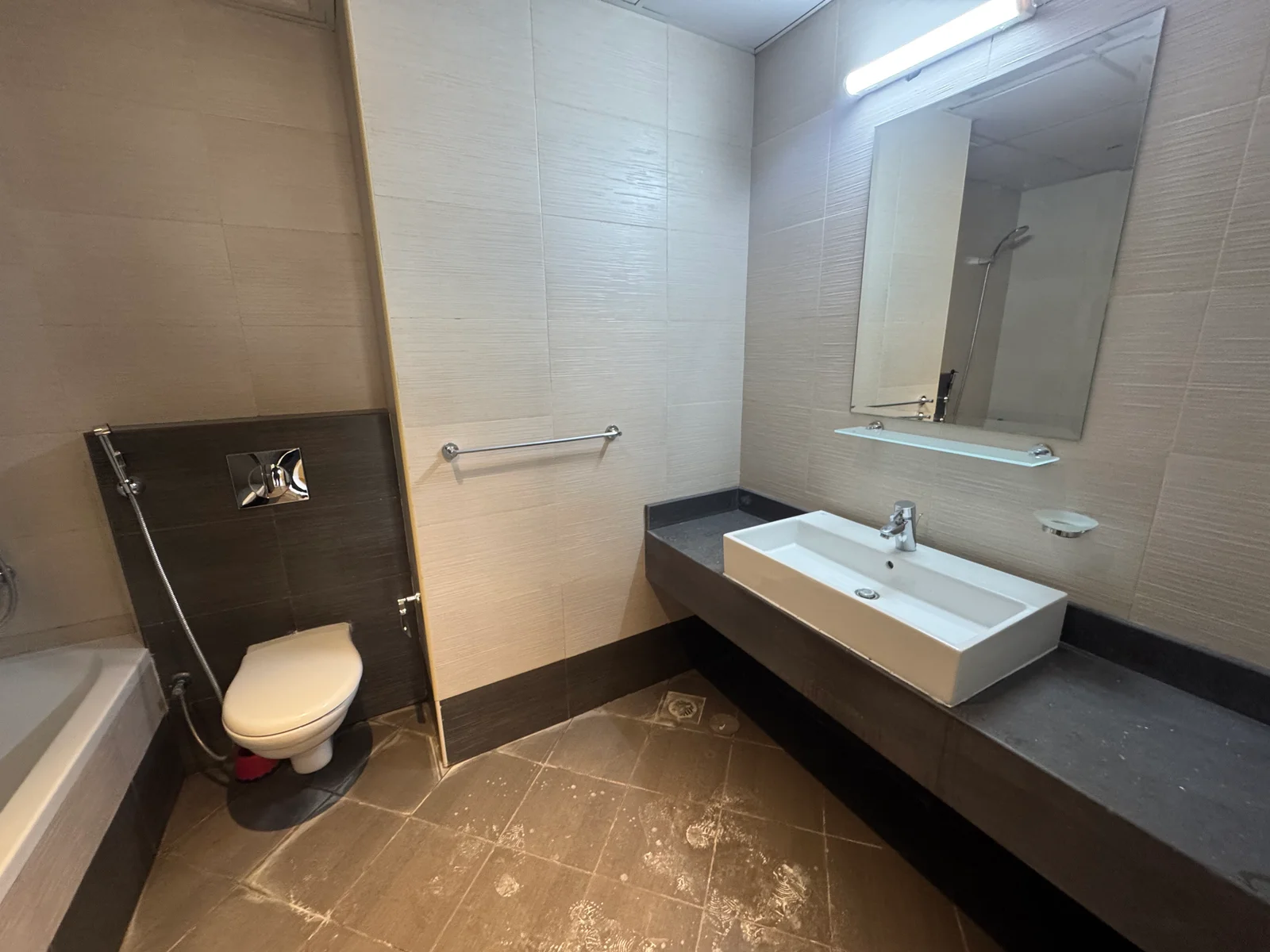 COZY 1BEDROOM FULLY FURNISHED WITH BALCONY