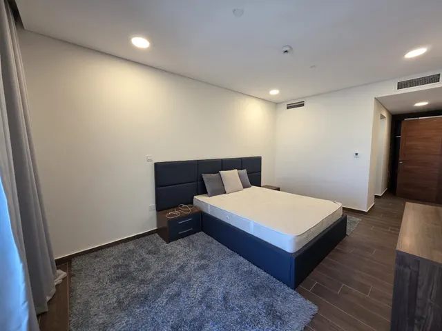 TITLE DEED 2BEDROOM FOR INVESTMENT NEAR STADIUM