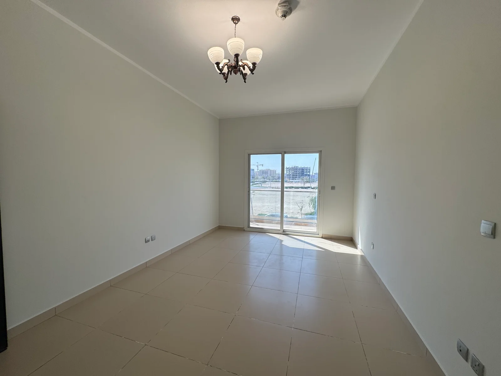 COZY 1 BEDROOM SEMI FURNISHED WITH BIG BALCONY