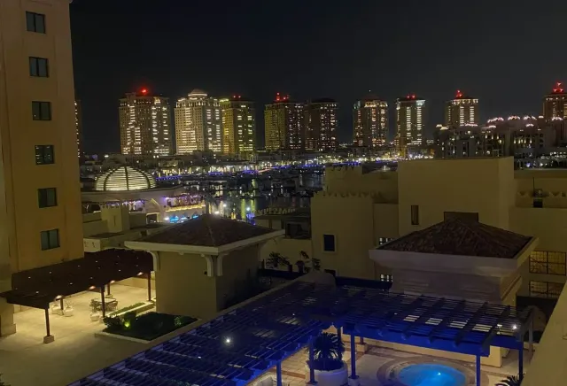 STUNNING STUDIO WITH MARINA AND SEA VIEW IN PEARL