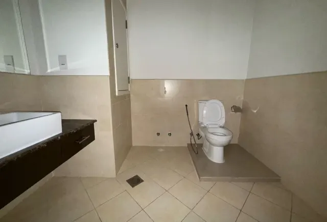 1 BHK +OFFICE SEMI FURNISHED
